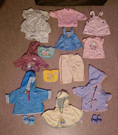 Kleding van Zapf Creation,Baby Born en Chou Chou...30 stuks!, Kinderen en Baby's, Speelgoed | Poppen, Gebruikt, Ophalen of Verzenden