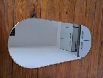 Ovalen spiegel  beschikbaar voor biedingen