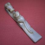Crochet de ceinture en jade blanc chinois ancien singe avec, Antiquités & Art, Enlèvement ou Envoi