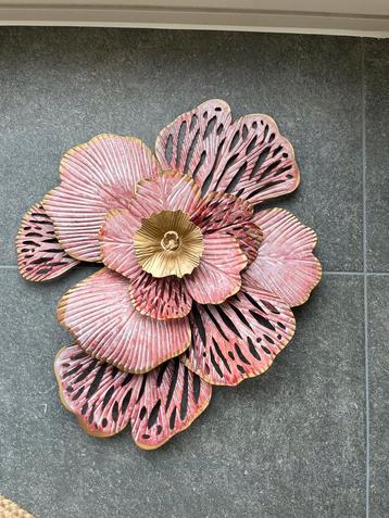 Muurdecoratie bloem in metaal beschikbaar voor biedingen