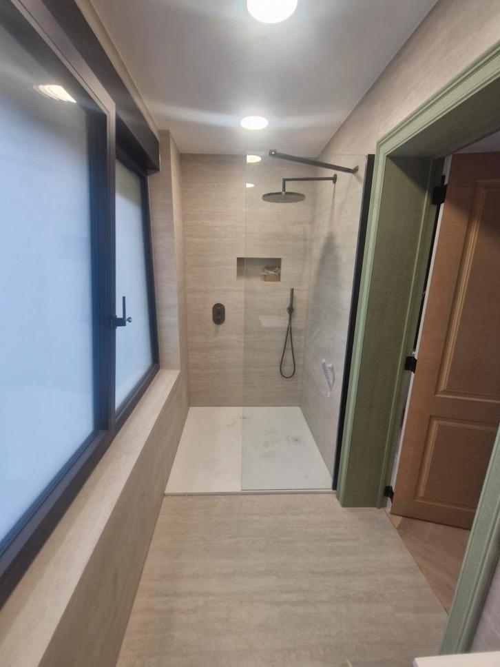 جميع أشغال البناء Renovatie Badkamer tegels plaatsen gyproc, Diensten en Vakmensen, Aannemers