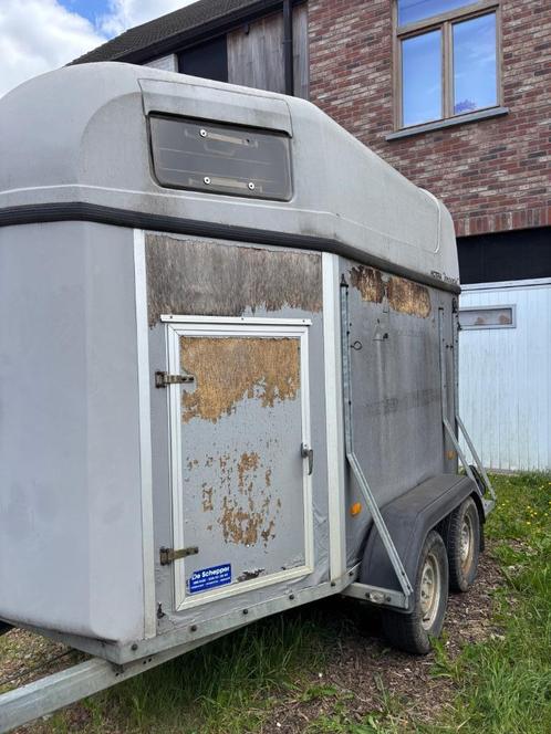 Paardentrailer Hotra 2 paarden met werk aan, Dieren en Toebehoren, Paarden en Pony's | Trailers en Aanhangwagens, Gebruikt, 2-paards trailer