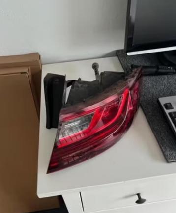 Renault Megane 4 2019 koplamp aan passagierszijde beschikbaar voor biedingen
