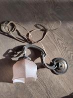Brocant/vintage wandlampje, roze glas, mooi koperwerk, Ophalen, Gebruikt, Glas
