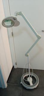 Lampe loupe LED esthétique sur pied, Ophalen, Gebruikt