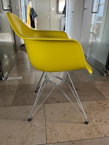 Vitra Eames DAR stoel - kleur mosterd beschikbaar voor biedingen