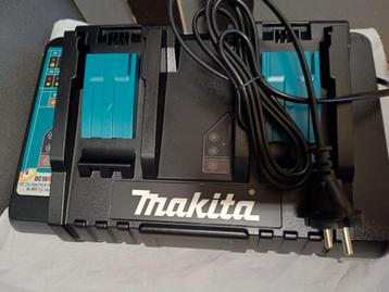 Makita DC18RD Duo snellader 9A nieuw! beschikbaar voor biedingen