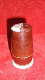 Oud bakeliet peper & zout vaatje, Enlèvement ou Envoi