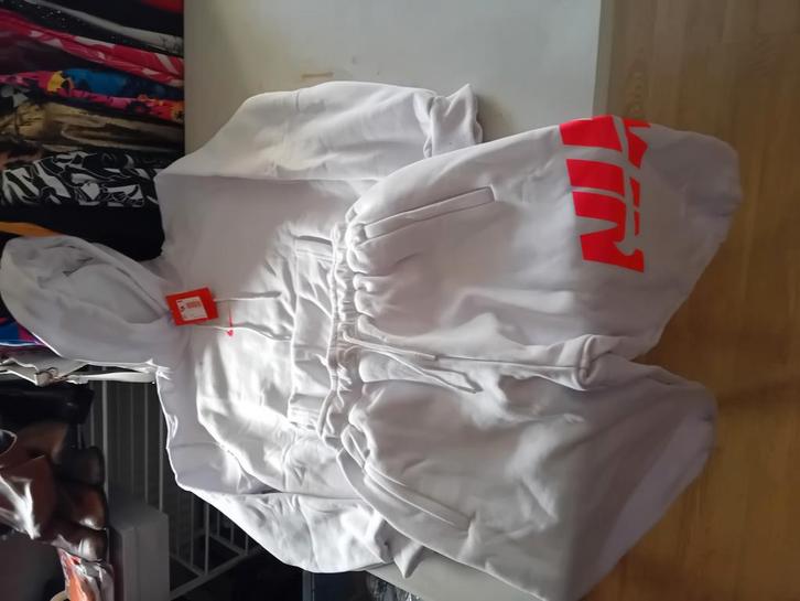 1 groot lot te koop ,rond te 350 stuks ,voor rommelmarkt, Kleding | Dames, Dames-kledingpakketten, Nieuw, Ophalen