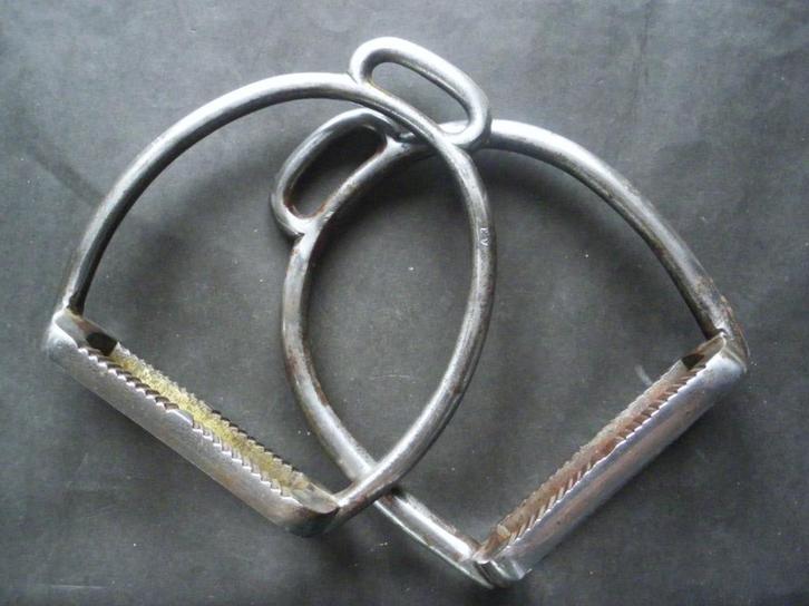 Gendarmerie belge paire d'étriers Koninklijk Escorte Royale, Verzamelen, Militaria | Algemeen, Rijkswacht, Overige typen, Verzenden