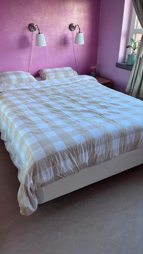 140 breed ‘twijfelaar’ boxspring met recent matras, Huis en Inrichting, Slaapkamer | Complete slaapkamers, Gebruikt, Twijfelaar