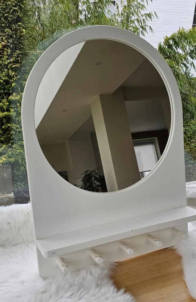 Miroir avec tablette et crochets SALTROD Ikea, Huis en Inrichting, Woonaccessoires | Spiegels, Gebruikt, Ophalen