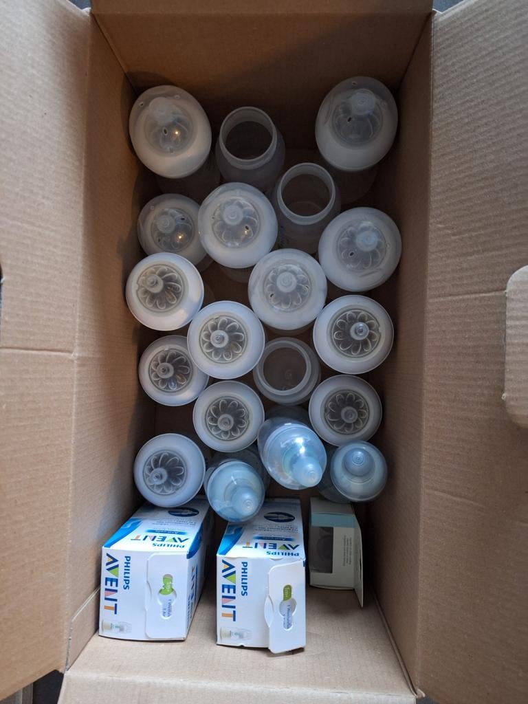 Verschillende flesjes baby, Enfants & Bébés, Aliments pour bébé & Accessoires, Enlèvement ou Envoi