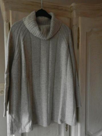 pull gris taille 50 disponible aux enchères