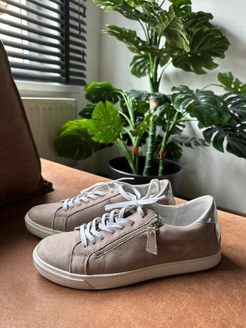 sneakers van SPM maar 41 beschikbaar voor biedingen