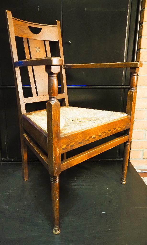 De Coene armstoel Arts and Crafts 1910 Gebr Decoene Kortrijk, Boeken, Kunst en Cultuur | Beeldend, Ophalen of Verzenden