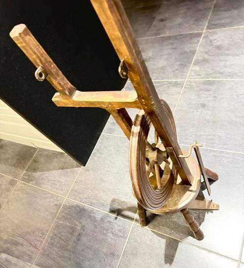 Authentiek houten spinnenwiel *Decoratief en nostalgisch*, Antiek en Kunst, Antiek | Meubels | Kasten, Ophalen of Verzenden