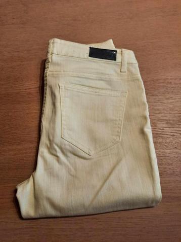 Lichte jeans pastelgeel Vero Moda W29/L32 beschikbaar voor biedingen