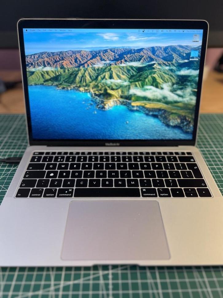 Apple Macbook Air (QWERTY), Computers en Software, Apple Macbooks, Gebruikt, MacBook, 13 inch, Minder dan 2 Ghz, 256 GB, 8 GB
