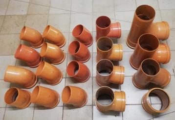 Accessoires pour égouts  beschikbaar voor biedingen