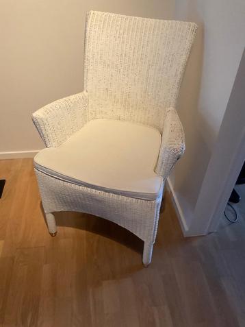 Fauteuil beschikbaar voor biedingen