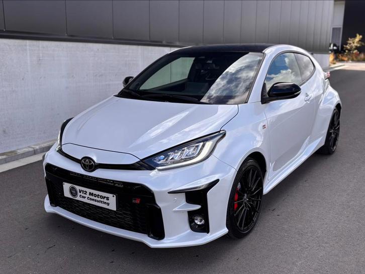 TOYOTA YARIS GR, Auto's, Toyota, Bedrijf, Yaris, 4x4, Euro 6, 3 deurs, Handgeschakeld, Wit, Zwart, Alcantara, Vierwielaandrijving