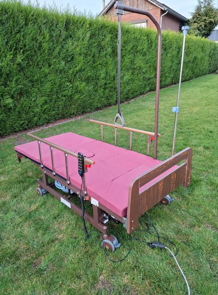 Ziekenhuisbed elektrisch verstelbare., Huis en Inrichting, Slaapkamer | Bedden, Zo goed als nieuw, Eenpersoons, 90 cm, 200 cm