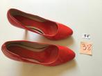 1 paar rode dames schoenen maat 38, Ophalen of Verzenden, Zo goed als nieuw