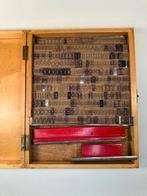 Vintage Houten Letters in Zetkast, Verzenden