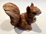 Sculpture d'un écureuil en plastique, Comme neuf, Animal, Enlèvement