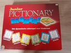 pictionary junior mania [s1247], Hobby en Vrije tijd, Gezelschapsspellen | Bordspellen, Verzenden, Zo goed als nieuw