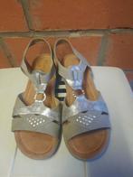 Sandales pour femmes, Enlèvement