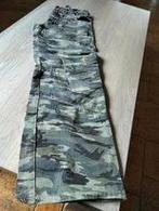 broek 152, Enlèvement ou Envoi, Pantalon