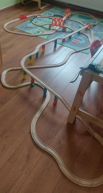 Circuit train en bois, Brio, Ikea, Lidl + 2 trains en bois, Enlèvement, Comme neuf, Manuelle, Circuit