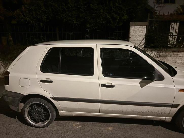 Golf 3 1.3cc benzine 1994, Auto's, Volkswagen, Particulier, Golf, Benzine, Zwart, Zwart, Ophalen