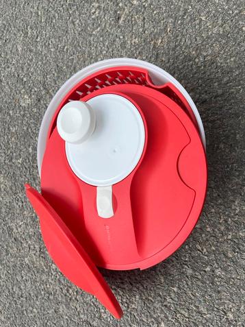 Tupperware slazwierder beschikbaar voor biedingen