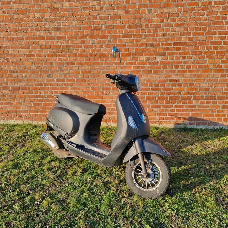 Venesi brommer - onderdelen, Fietsen en Brommers, Brommeronderdelen | Algemeen, Gebruikt, Ophalen