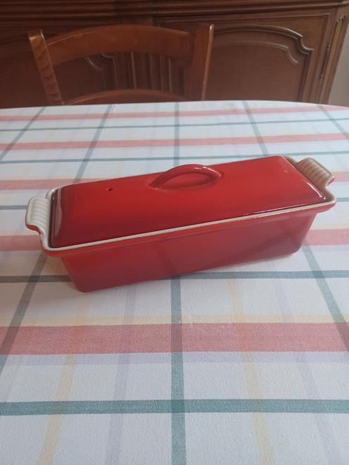 Terrine Le Creuset no 28 neuve en fonte émaillée, Maison & Meubles, Cuisine | Casseroles & Poêles, Neuf, Fonte, Enlèvement ou Envoi