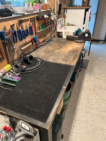 Werkbank hout beschikbaar voor biedingen