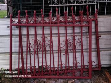 portail 3m (deux grilles de 150cm) et 2 pieds