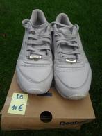 basket Reebok chaussure cuir 38 très bon état, Ophalen, Gebruikt, Schoenen
