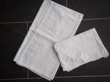 Vintage kinderlakenset beschikbaar voor biedingen