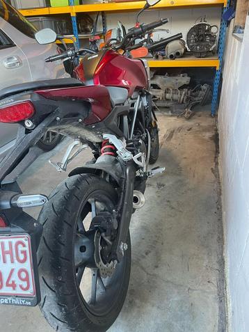 Cb125r, Particulier