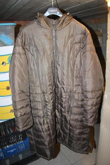 lange damesjas beschikbaar voor biedingen