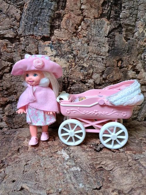 Barbie Kelly Tiny Steps 1998, Mattel, Kinderen en Baby's, Speelgoed | Poppen, Zo goed als nieuw, Barbie, Ophalen of Verzenden