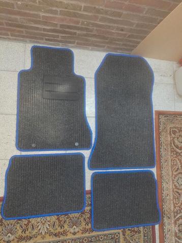 Mercedes W124 matten beschikbaar voor biedingen