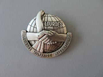médaille ancienne Lourdes Int. Pèlerinage militaire, Envoi, Autres, Emblème ou Badge