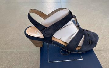 Sandalen Caprice in suède 40 beschikbaar voor biedingen