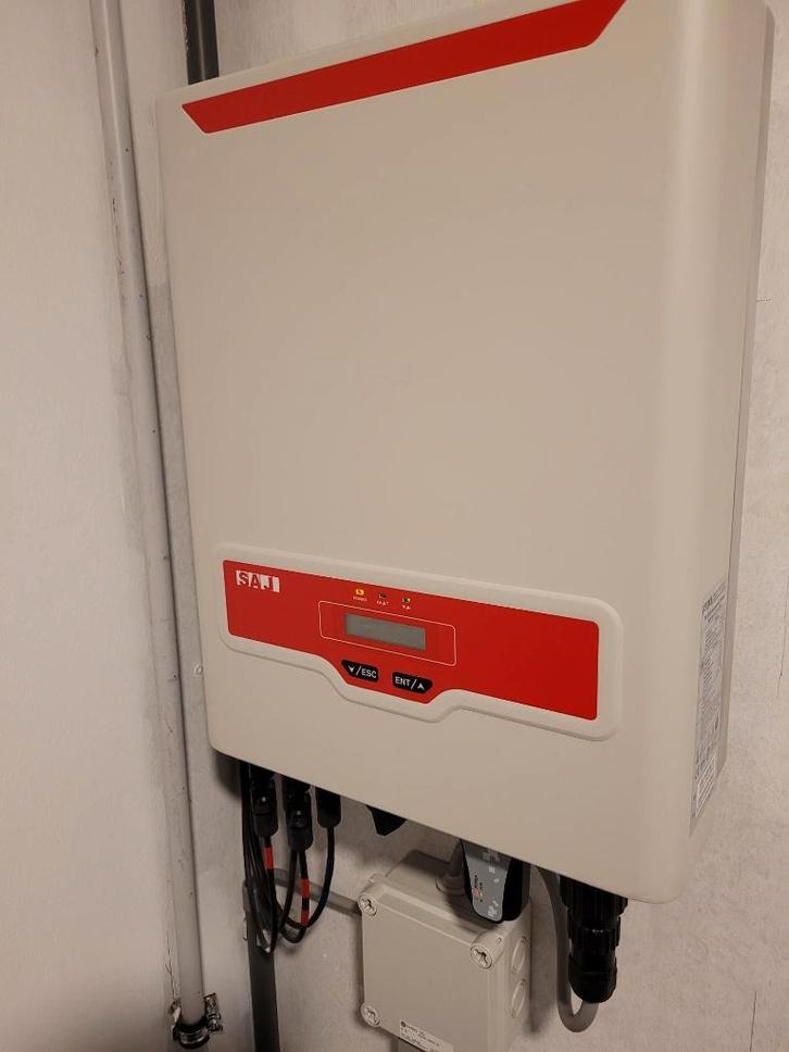 Omvormer zonnepanelen SAJ 4K-M (perfect werkend), Bricolage & Construction, Panneaux solaires & Accessoires, Comme neuf, Autres types