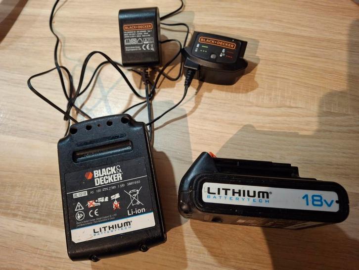 Black & Decker 2 accu's 18V met lader, Doe-het-zelf en Bouw, Gereedschap | Boormachines, Zo goed als nieuw, Boormachine, Ophalen of Verzenden